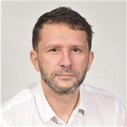 Professeur, titulaire du CRPE, propose du soutien scolaire et des cours de Philosophie.